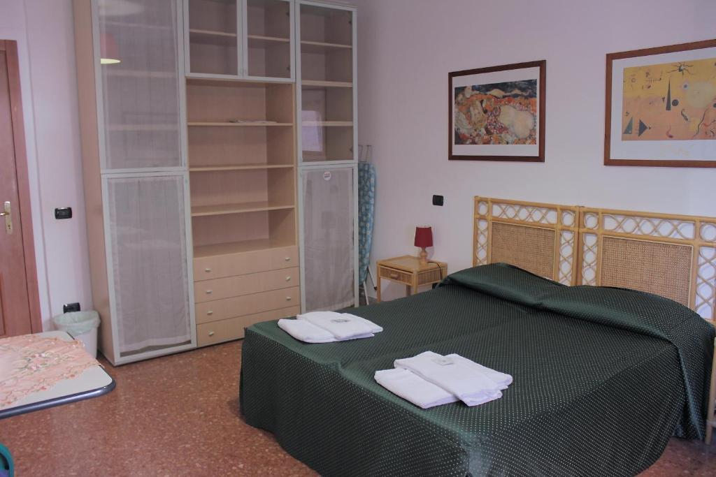 Aparthotel Tourist House Roma Pokoj fotografie