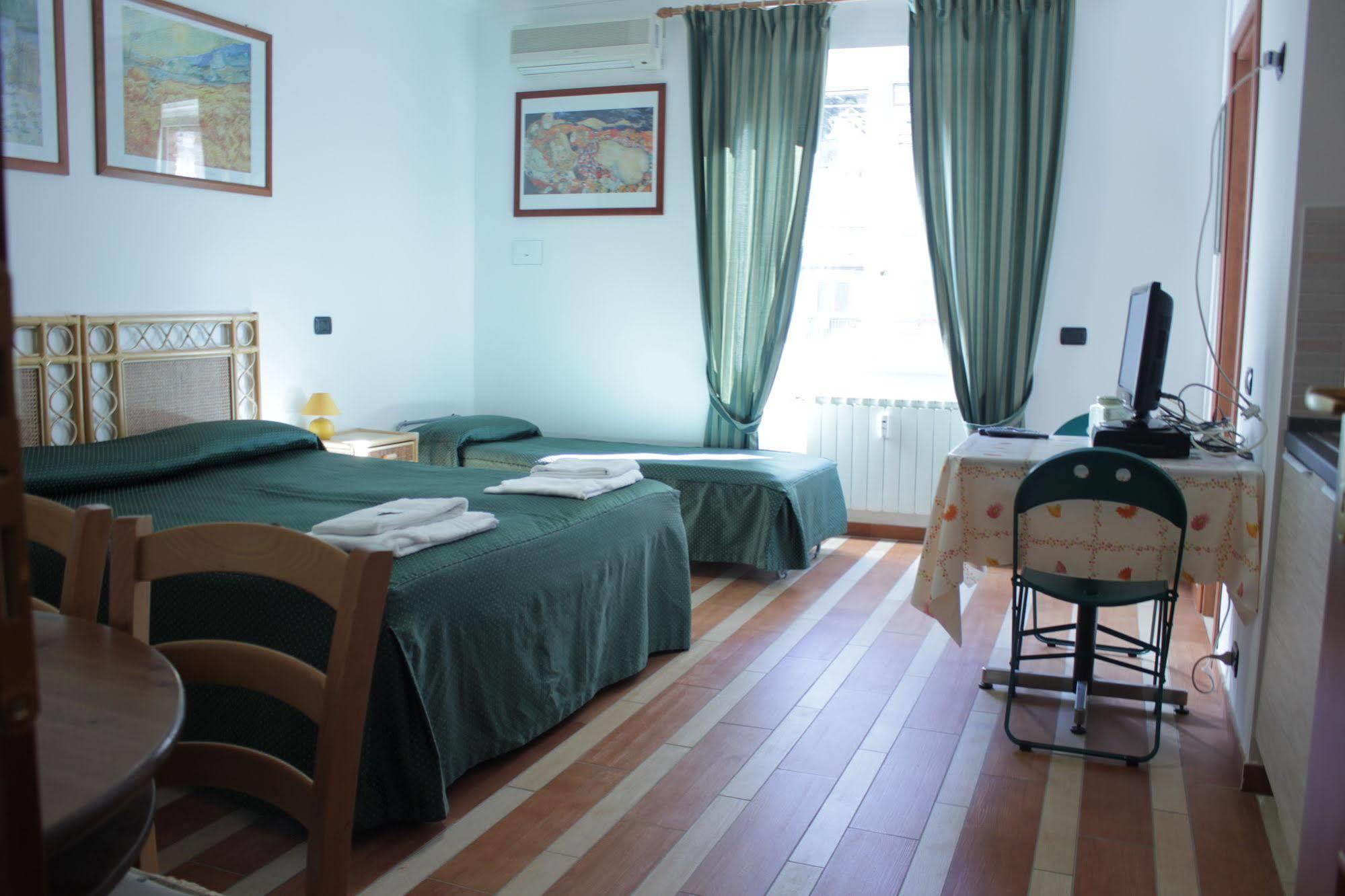 Aparthotel Tourist House Roma Exteriér fotografie