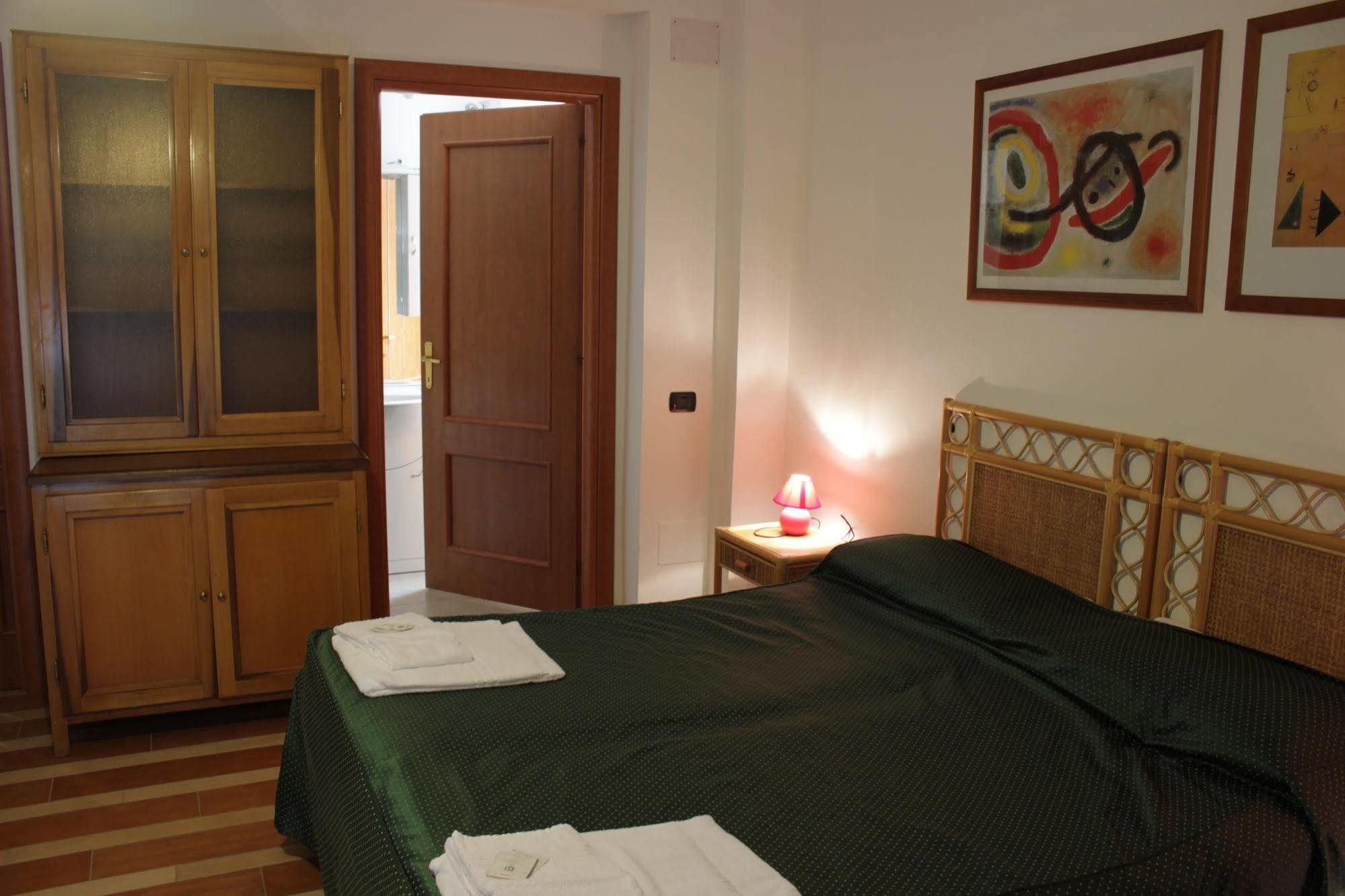 Aparthotel Tourist House Roma Exteriér fotografie