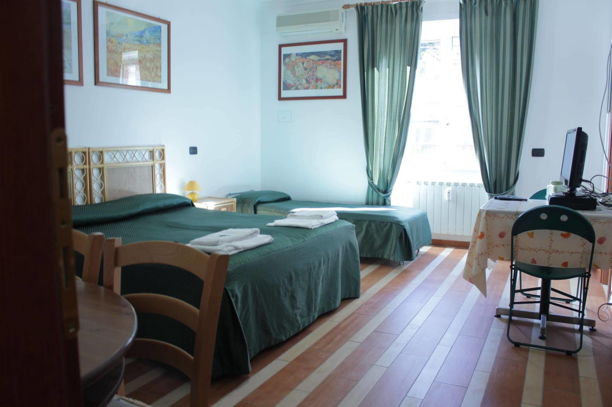 Aparthotel Tourist House Roma Exteriér fotografie