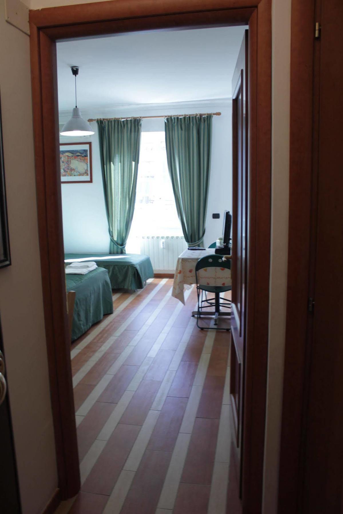 Aparthotel Tourist House Roma Exteriér fotografie
